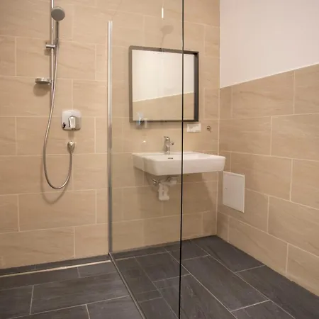 Urban I No Stairs I 24h Contactless Check-in Apartament