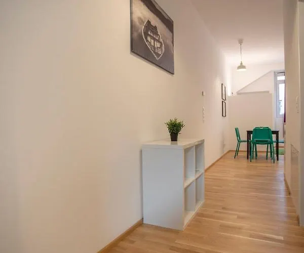 Urban I No Stairs I 24h Contactless Check-in Apartamento *