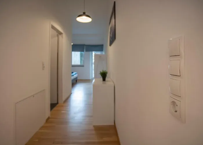 Urban I No Stairs I 24h Contactless Check-in