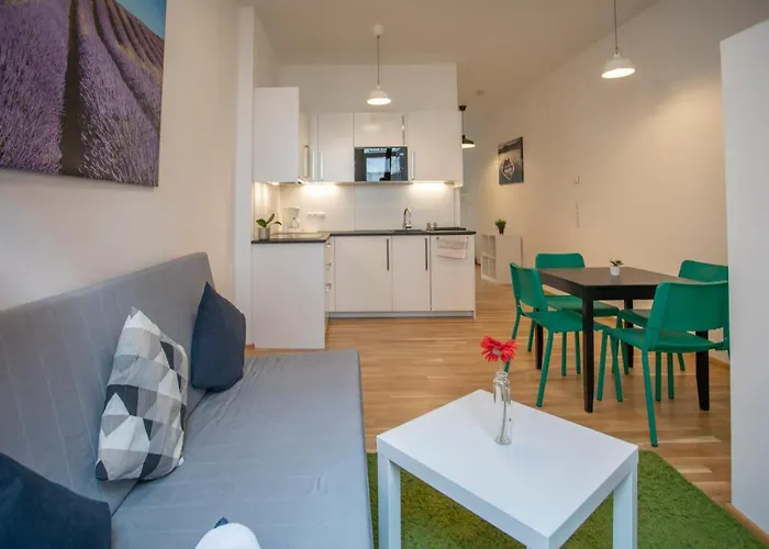 Urban I No Stairs I 24h Contactless Check-in